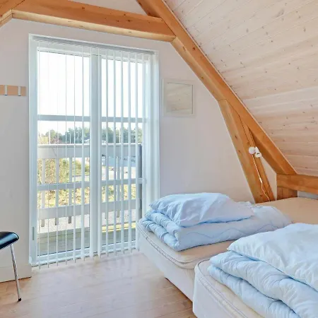Сasa de vacaciones Two-bedroom In 5