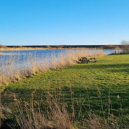 4 Person In בית נופש